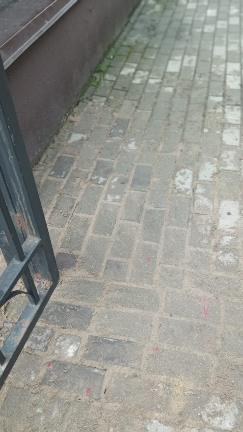 Устранен провал тротуарной плитки. Советская 74