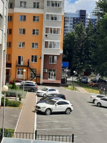 Нанесена разметка для парковки. Дуки 59-10